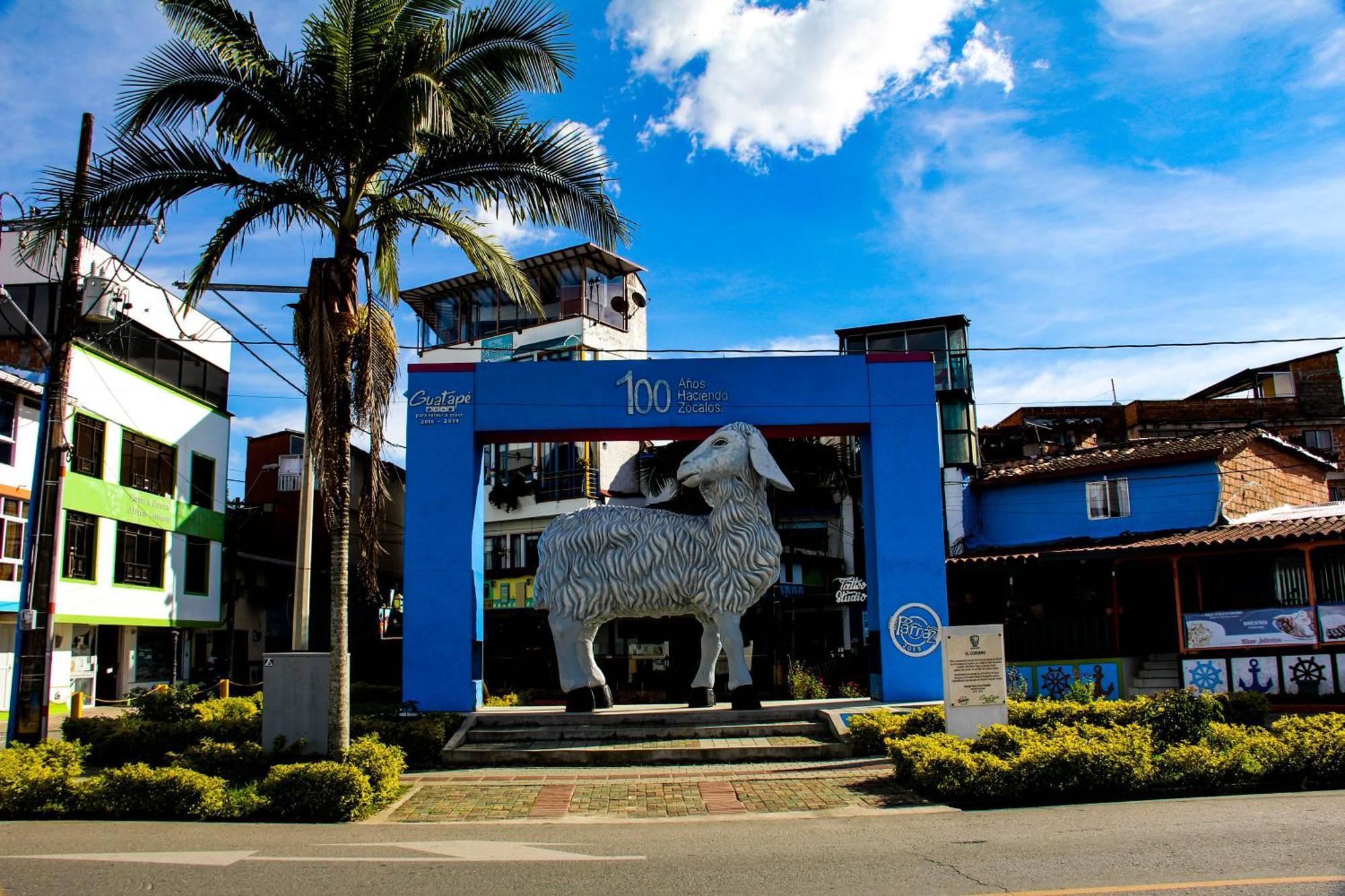 Hotel Real Guatape Exterior photo